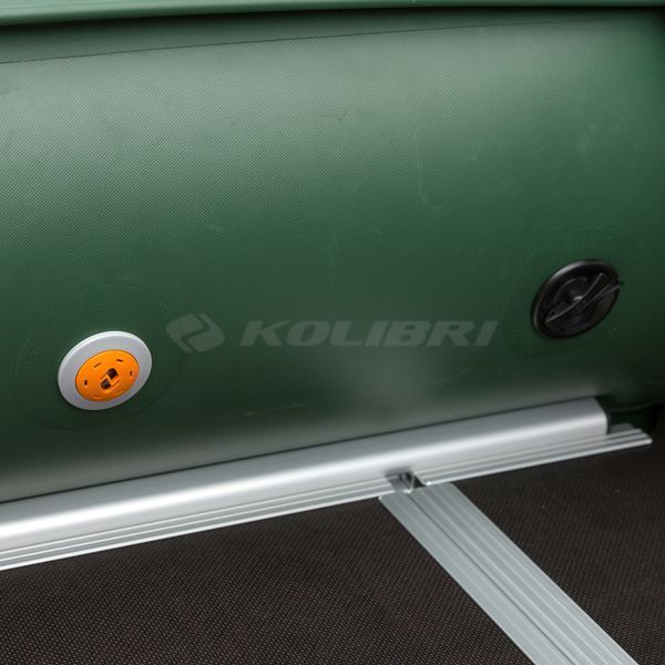 Kolibri KM-360D Profy (Колибри КМ-360Д Профи) надувная килевая лодка темно-зеленая + алюминиевый пайол, фото kolibri.com.ua №14